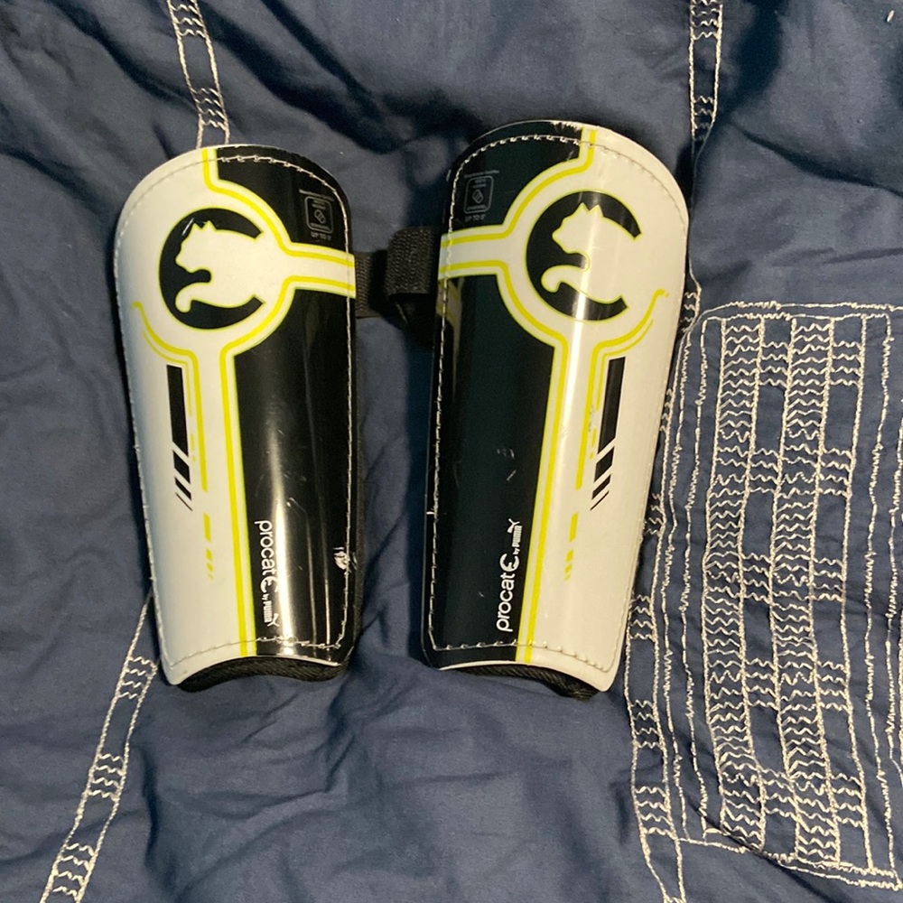Selling Puma ProCat Soccer Shin Guards For aged up to 5 Years Old